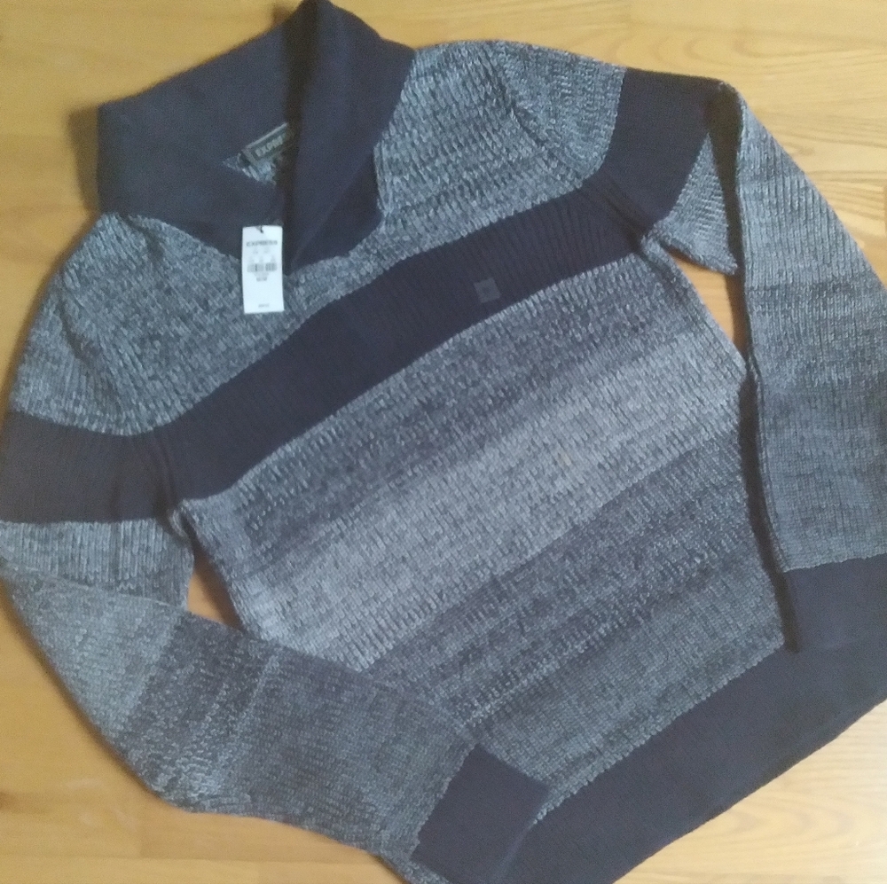 NWT Express Men's Chunky Navy Blue White Striped V-neck Sweater with Collar Med.